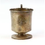 Silver pedestal mug, by Crisford and Norris Birmingham 1913, 121 grams .