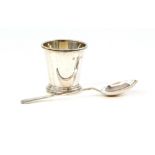 Art Deco style cased two piece christening set egg cup and spoon, Birmingham 1959.