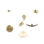 A mixed group of gold jewellery, including a 1930's signet ring, S, engraved band, size O, twist