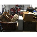 4 WICKER BASKETS AND 2 WOODEN BOXES