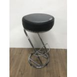 3X VINYL SEAT BAR AND STOOLS CHROME BASES