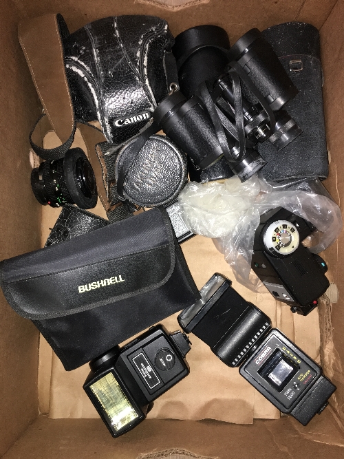 A BOX LOT OF CAMERAS INCLUDING BUSHNELL