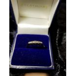 18CT GOLD 5 STONE DIAMOND RING