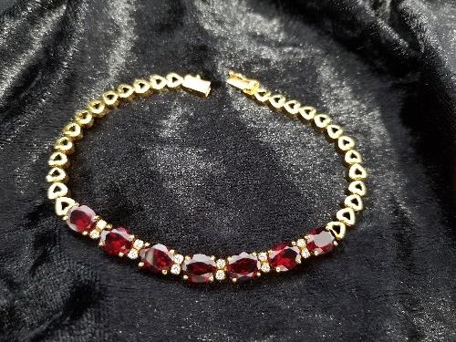 14CT GOLD AND GARNET BRACELET W12G