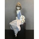 LLADRO 1381 PRINCESS SITTING IN ORIGINAL BOX