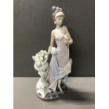 LLADRO 5377 TOUCH OF CLASS IN ORIGINAL BOX