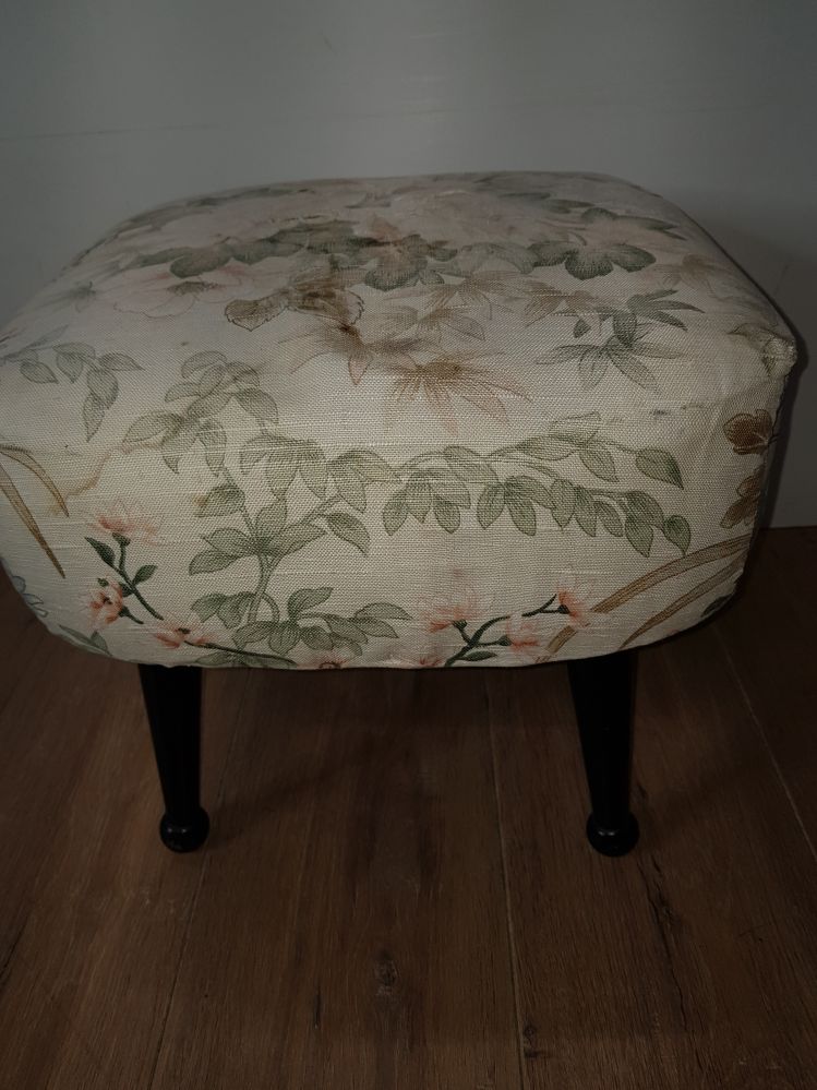 VINTAGE FOOTSTOOL