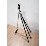 A TRIPOD TELESCOPE STAND