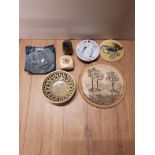 SEVEN PIECES OF STUDIO POTTERY INCLUDING BOWLS AND DECORATIVE WALL PLAQUE ETC