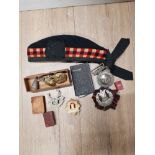 A MIXED LOT OF MILITARY BADGES TOGETHER WITH RELIGIOUS BOOKS AND BERET HAT