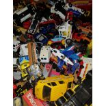 A BOX OF ASSORTED DIE CAST VEHICLES INC CORGI MATCHBOX ETX