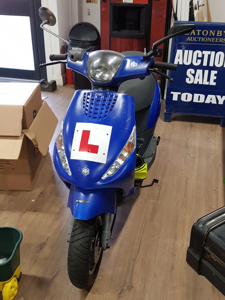 PIAGGIO 50CC ZIP SCOOTER 2004 MOT SEPTEMBER 2019