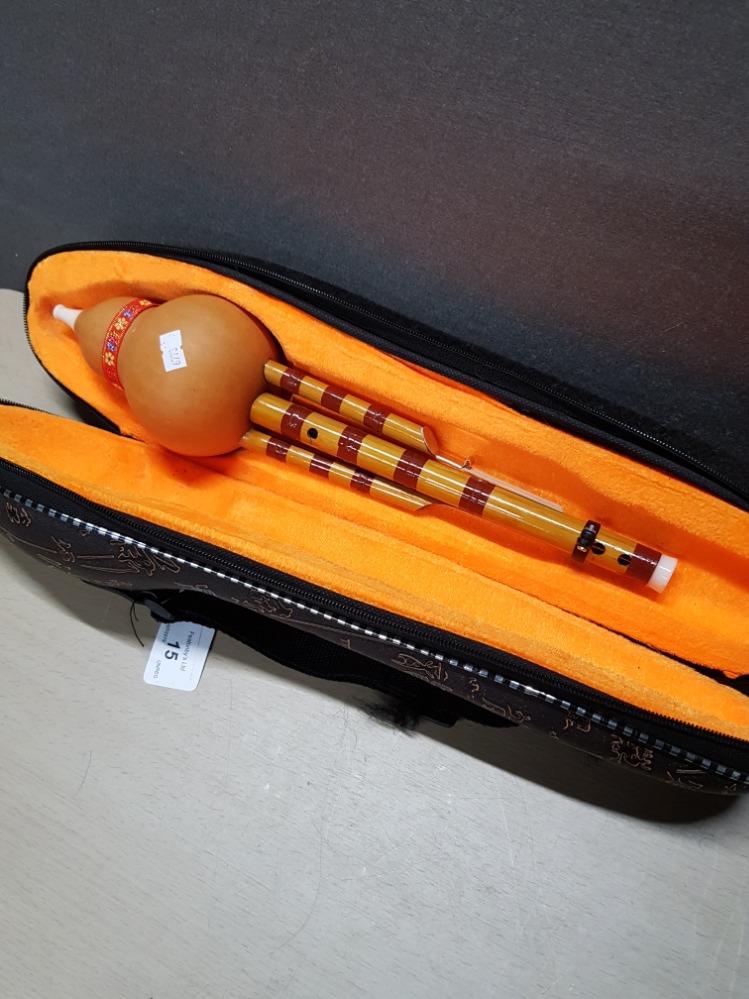 ASIAN FLUTE IN FITTED CASE