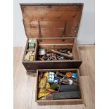 WOODEN TOOL CHEST CONTAINING VINTAGE TOOLS ETC