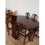 EARLY 20TH CENTURY EDWARDIAN EXTENDING DINING TABLE AND A SET OF 4 INLAID STUDDED SEATED DINING