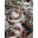 30 PIECES OF ROYAL ALBERT OLD COUNTRY ROSES TEA CHINA INCLUDING 8 PLACE CUP SAUCER PLATES 2 CREAM