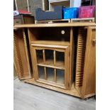 SOLID OAK ENTERTAINMENT UNIT