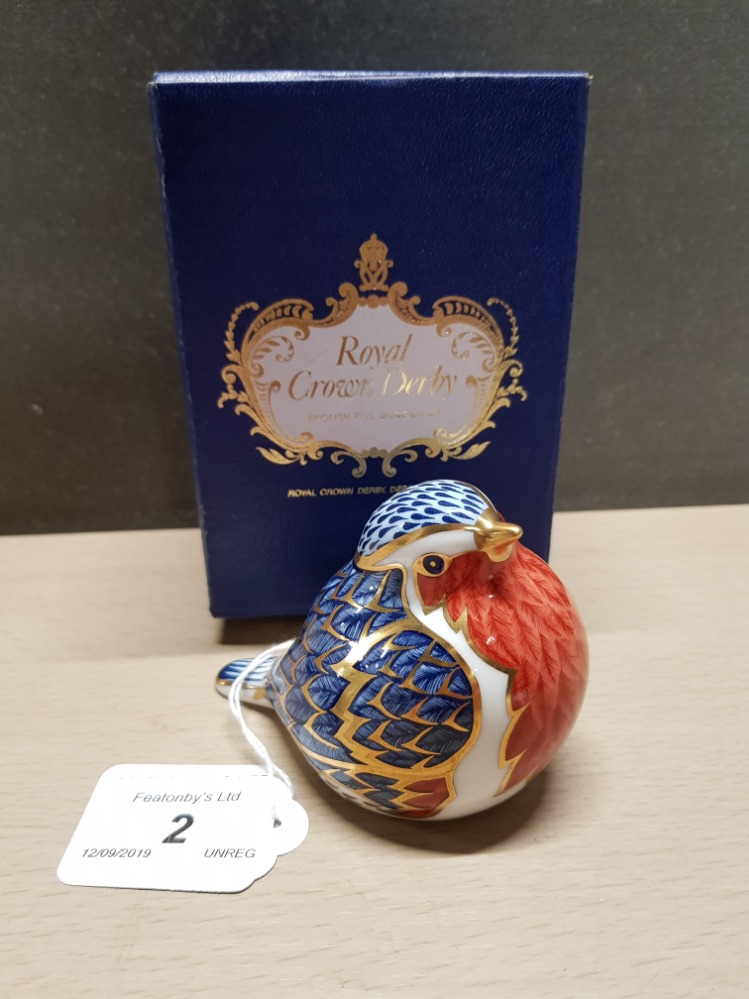 ROYAL CROWN DERBY PAPERWEIGHT ROBIN WITH GOLD STOPPER AND ORIGINAL BOX