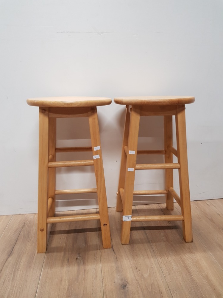 A PAIR OF MODERN STOOLS