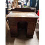 OAK KNEEHOLE DESK FITTED WITH 3 DRAWERS