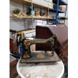 VINTAGE SINGER SEWING MACHINE