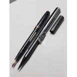 BLACK SWAN CONSUL FOUNTAIN PEN WITH 14CT GOLD NIB TOGETHER WITH A SWAN POCKET CLIP CONTAINING A