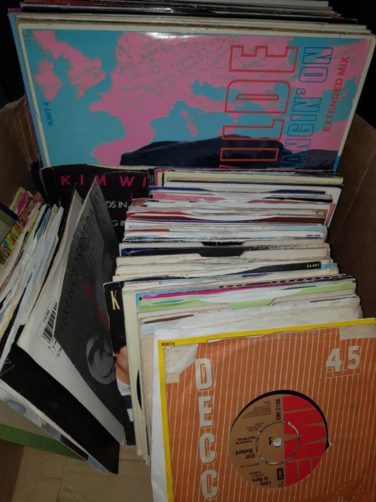 A BOX CONTAINING LP AND 45S RECORDS