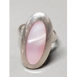SILVER AND PINK MOTHER OF PEARL RING SIZE M AND A HALF GROSS WEIGHT 5G