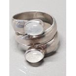 SILVER AND MOONSTONE RING SIZE L GROSS WEIGHT 11G