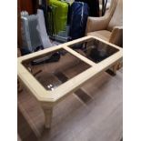 MODERN COFFEE TABLE WITH 2 GLASS PANELS
