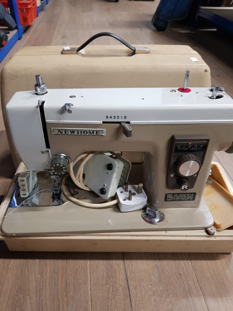 VINTAGE NEW HOME SEWING MACHINE