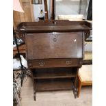 ARTS AND CRAFTS OAK BUREAU WITH KEY