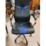 MODERN BLACK AND BLUE SWIVEL CHAIR ON CHROME BASE