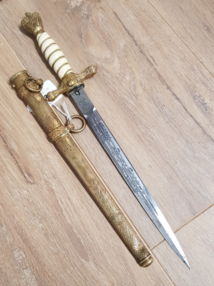 NAZI GERMAN NAVAL DRESS DAGGER HANDLE MOUNTED WITH BRASS EAGLE POMMEL