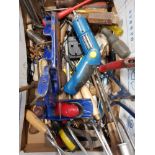 BOX CONTAINING MISCELLANEOUS HAND TOOLS AND WORK ZONE ELECTRIC SCREWDRIVER