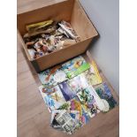 BOX CONTAINING LOOSE CIGARETTE CARDS AND ALBUMS