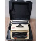 VINTAGE HERMES 305 TYPEWRITER IN CARRY CASE