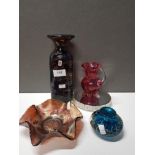 2 MDINA GLASS VASES ASSORTED SIZES TOGETHER WITH 3 OTHERS