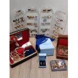 EARRINGS DISPLAY STAND AND CONTENTS WITH MUSICAL JEWELLERY BOX CONTAINING COSTUME JEWELLERY PLUS 2