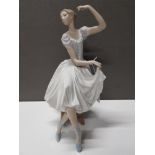 LLADRO FIGURE 5275 WEARY BALLERINA