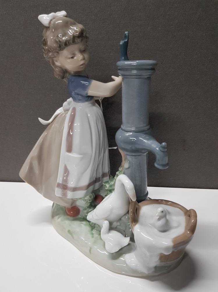 LLADRO FIGURE 5285 SUMMER ON THE FARM SAS MISSING PUMP HANDLE