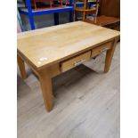 MODERN LIGHT OAK EFFECT STORAGE COFFEE TABLE FITTED WITH 4 DRAWERS