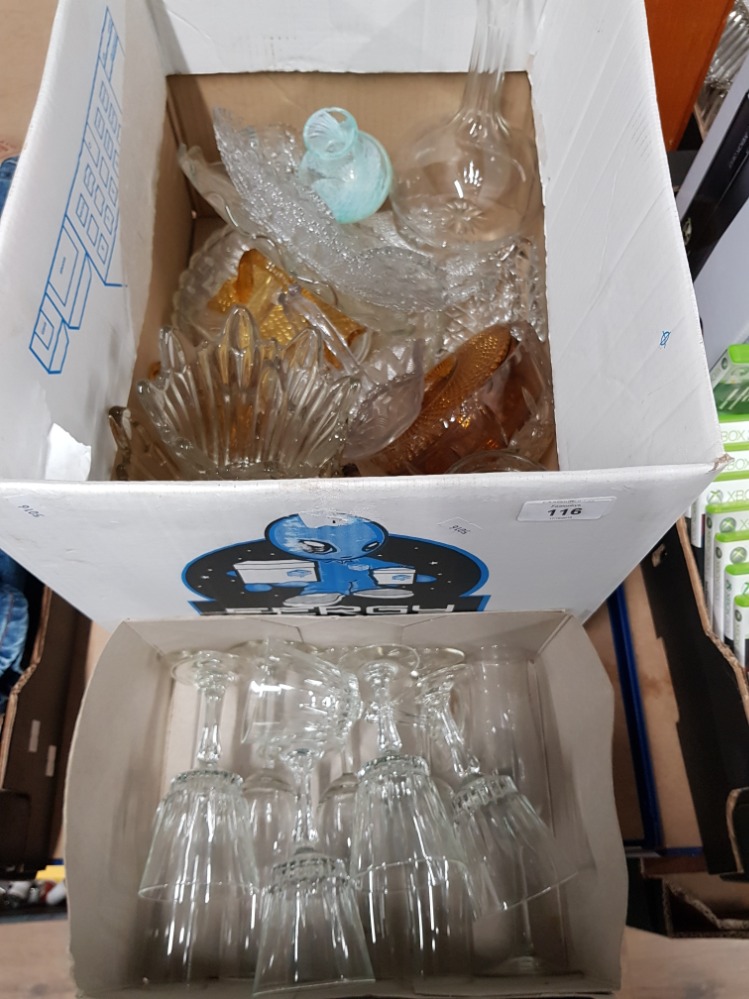 BOX OF GLASS WARE INCLUDES CAKE STANDS AND BASKETS