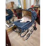 VINTAGE TRIANG PRAM