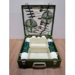 VINTAGE BREXTON PICNIC SET IN GOOD CONDITION