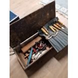 WOODEN TOOL BOX CONTAINING MISCELLANEOUS VINTAGE HAND TOOLS