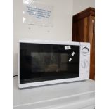MICROWAVE IN WHITE