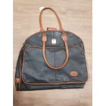 LADIES SUIT CARRIER