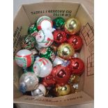 A BOX OF ASSORTED VINTAGE BAUBLES
