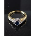 LADIES 18CT YELLOW GOLD DIAMOND AND SAPPHIRE CLUSTER RING SIZE P1/2 GROSS WEIGHT 5G